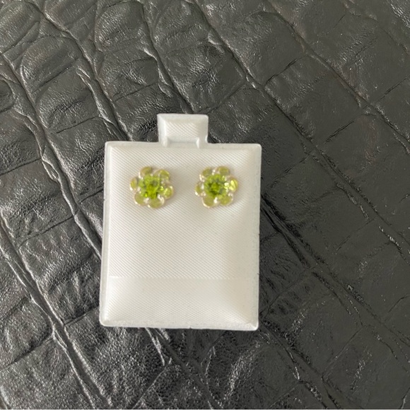Sterling silver 925 Peridot Earrings - Picture 4 of 9